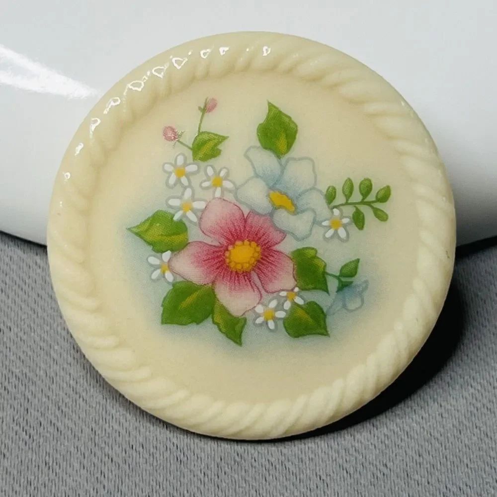 Avon Vintage Porcelain Floral Button Brooch Pin Cream White Pink Green Flower